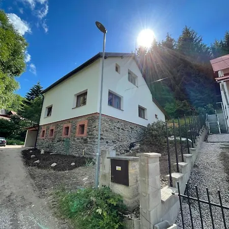 Ember Private Chalet & Spa * Vrchlabí