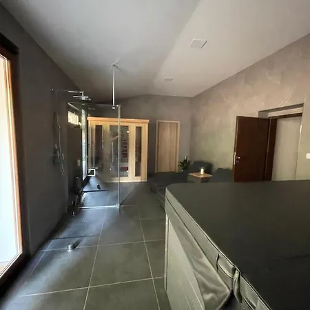 Ember Private Chalet & Spa Tatil Evi Vrchlabí