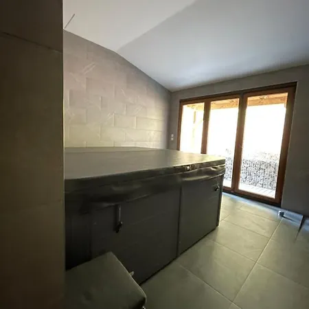 Ember Private Chalet & Spa *